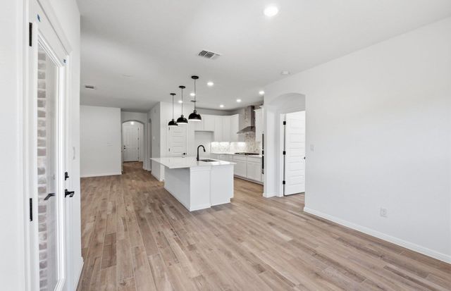 7005 Cliff Rose DR, Spicewood, TX 78669