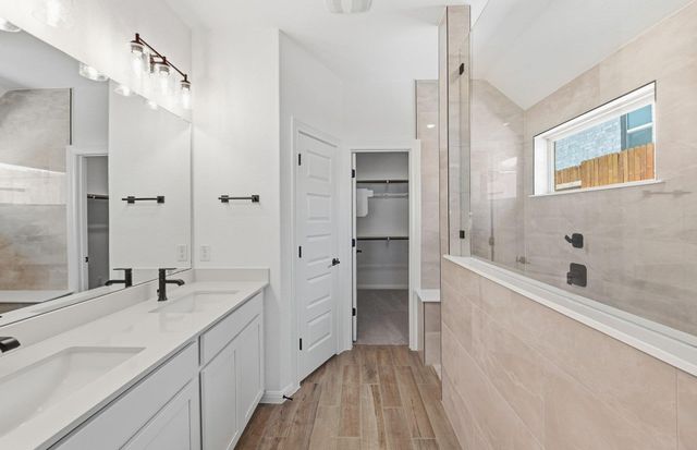 7005 Cliff Rose DR, Spicewood, TX 78669