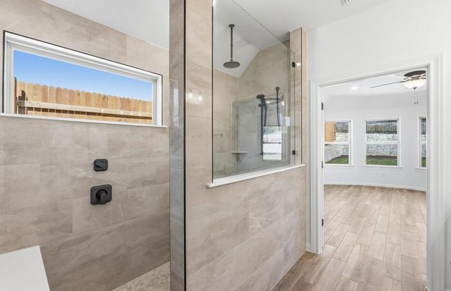 7005 Cliff Rose DR, Spicewood, TX 78669