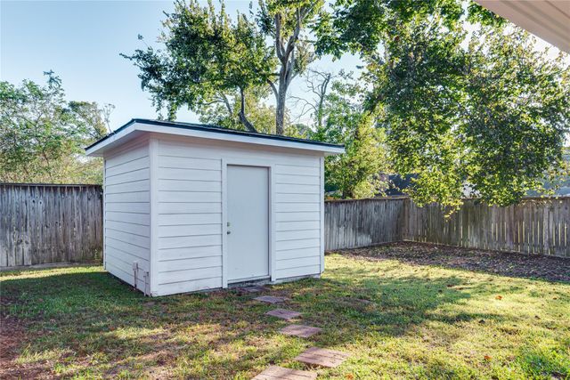 2311 Piney Woods Drive, Pearland, TX 77581