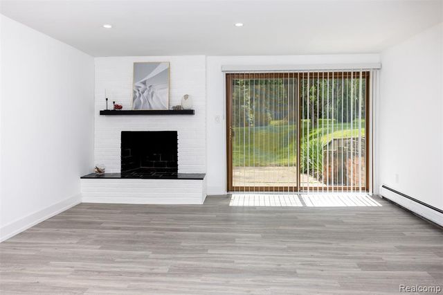 2862 Rossmoor Circle, Bloomfield Hills, MI 48302