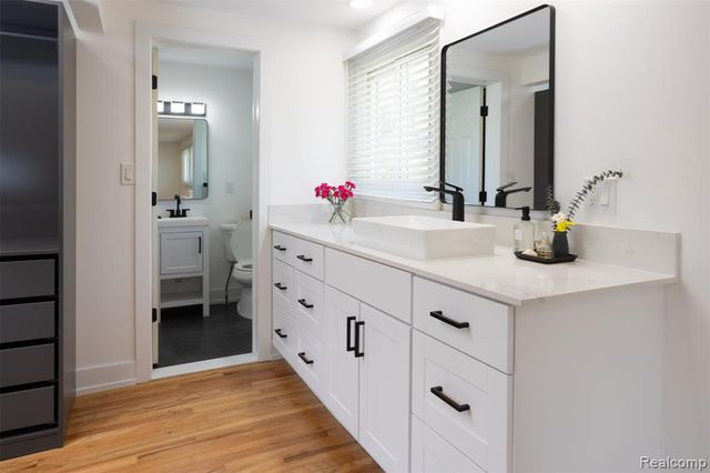 2862 Rossmoor Circle, Bloomfield Hills, MI 48302