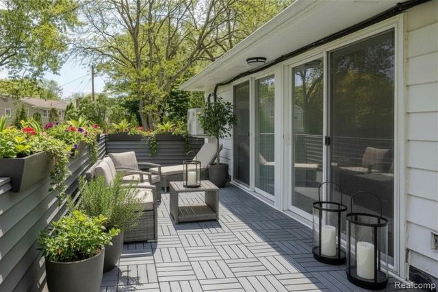 2862 Rossmoor Circle, Bloomfield Hills, MI 48302