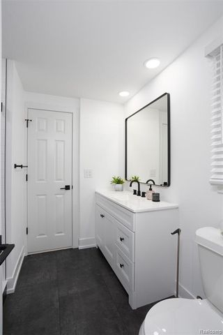 2862 Rossmoor Circle, Bloomfield Hills, MI 48302