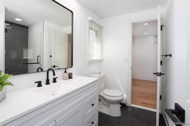 2862 Rossmoor Circle, Bloomfield Hills, MI 48302