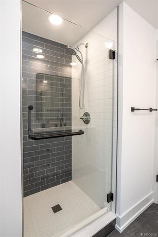 2862 Rossmoor Circle, Bloomfield Hills, MI 48302