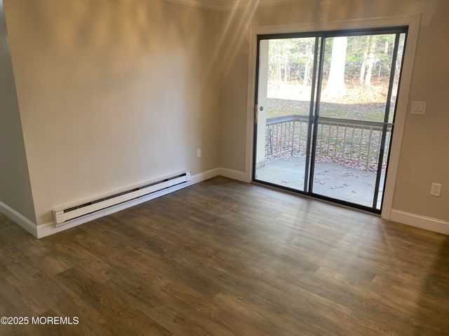 160 Cross Slope Court B, Manalapan, NJ 07726