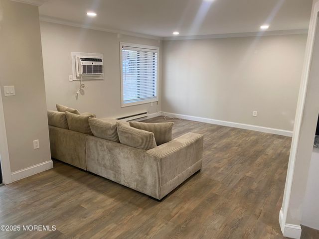 160 Cross Slope Court B, Manalapan, NJ 07726