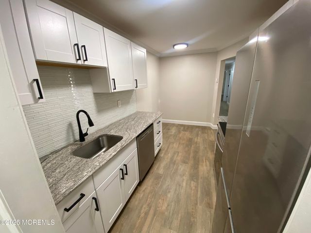 160 Cross Slope Court B, Manalapan, NJ 07726