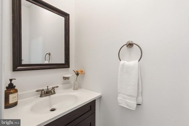 2313 HUNTINGTON STATION CT, Alexandria, VA 22303