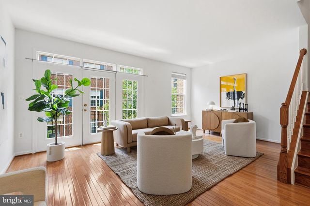 2313 HUNTINGTON STATION CT, Alexandria, VA 22303