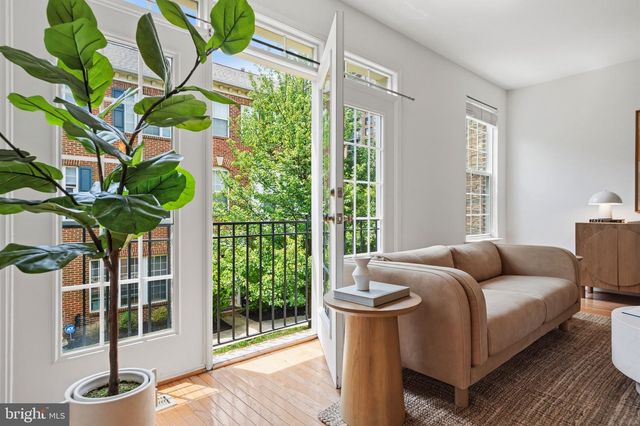 2313 HUNTINGTON STATION CT, Alexandria, VA 22303