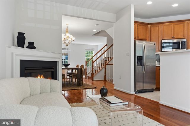 2313 HUNTINGTON STATION CT, Alexandria, VA 22303