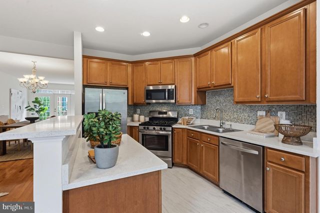 2313 HUNTINGTON STATION CT, Alexandria, VA 22303