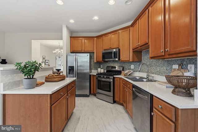 2313 HUNTINGTON STATION CT, Alexandria, VA 22303