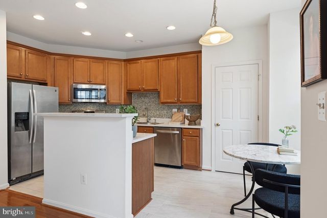 2313 HUNTINGTON STATION CT, Alexandria, VA 22303