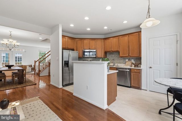 2313 HUNTINGTON STATION CT, Alexandria, VA 22303
