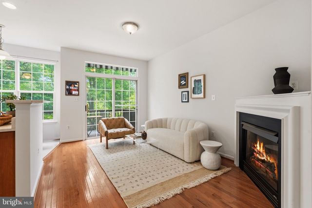 2313 HUNTINGTON STATION CT, Alexandria, VA 22303