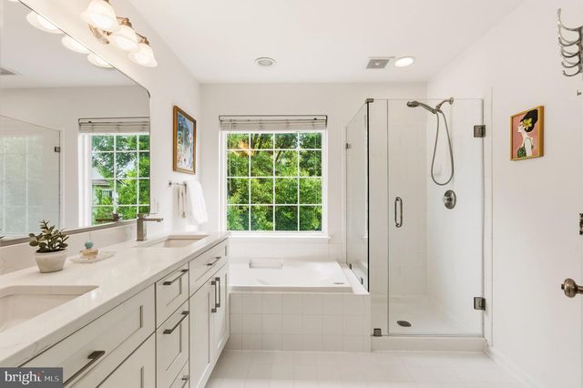 2313 HUNTINGTON STATION CT, Alexandria, VA 22303