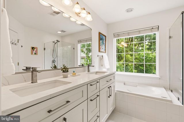 2313 HUNTINGTON STATION CT, Alexandria, VA 22303