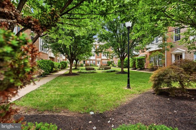 2313 HUNTINGTON STATION CT, Alexandria, VA 22303