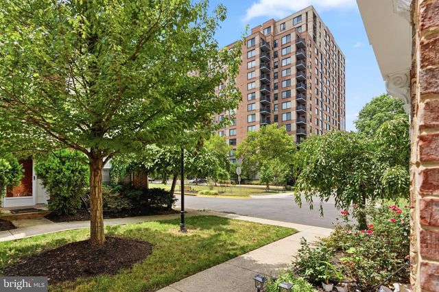 2313 HUNTINGTON STATION CT, Alexandria, VA 22303