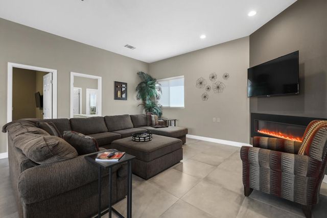 54840 Avenida Juarez, La Quinta, CA 92253