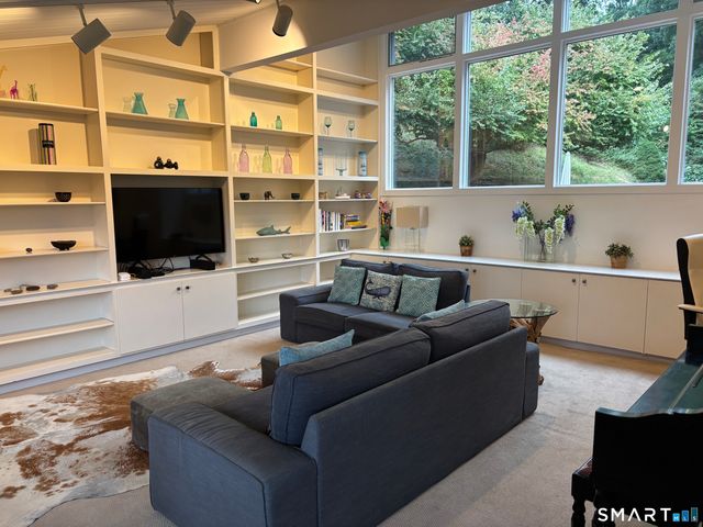 22 Dock Road, Norwalk, CT 06854