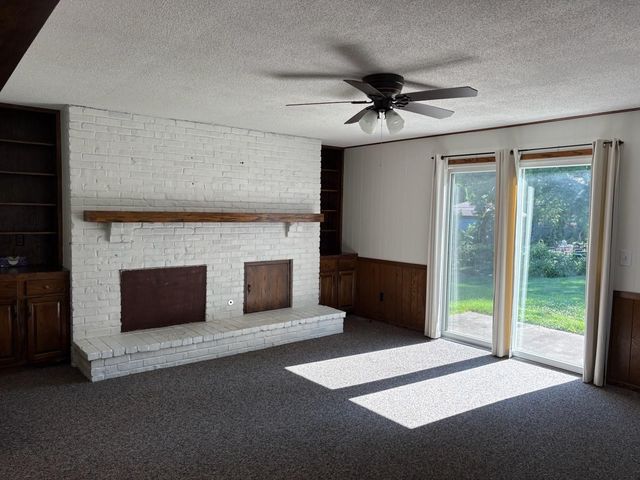 3909 75th Street, Urbandale, IA 50322