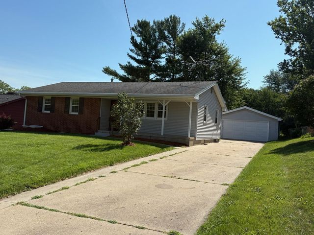 3909 75th Street, Urbandale, IA 50322
