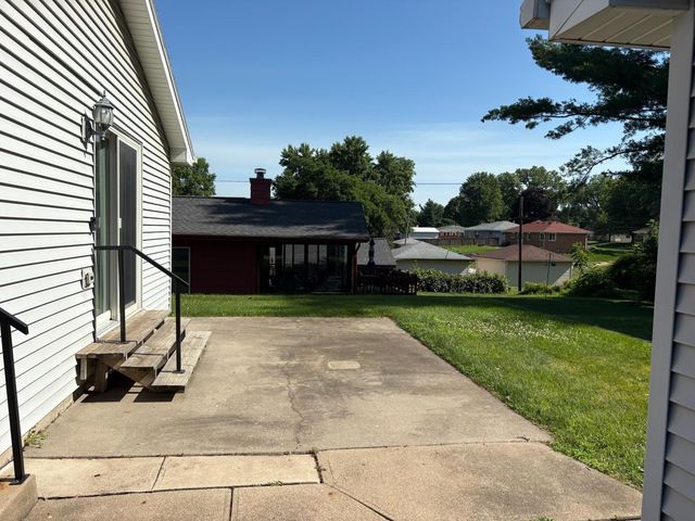 3909 75th Street, Urbandale, IA 50322