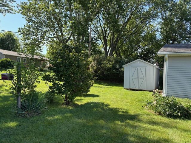 3909 75th Street, Urbandale, IA 50322