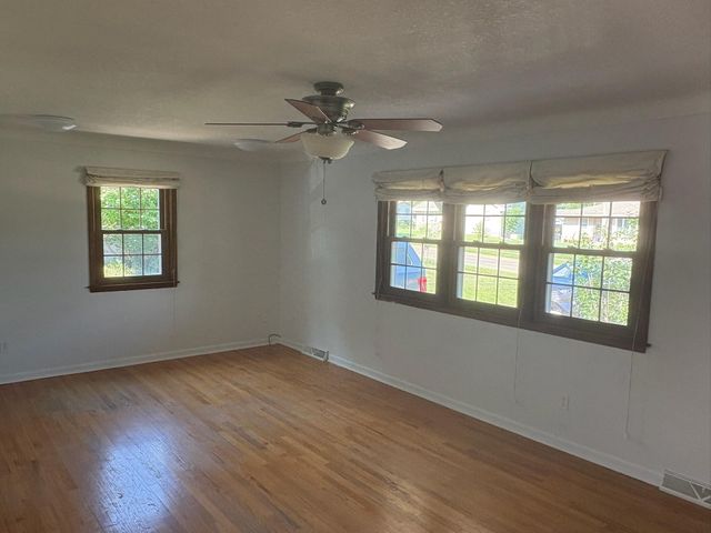 3909 75th Street, Urbandale, IA 50322