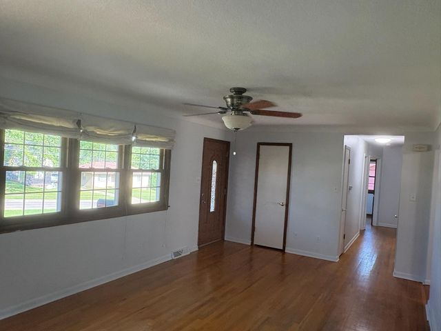 3909 75th Street, Urbandale, IA 50322