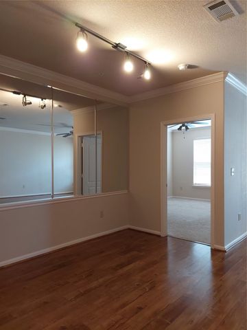 1711 Old Spanish Trail 107, Houston, TX 77054