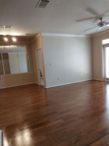 1711 Old Spanish Trail 107, Houston, TX 77054