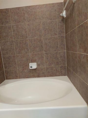 1711 Old Spanish Trail 107, Houston, TX 77054