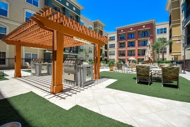1711 Old Spanish Trail 107, Houston, TX 77054