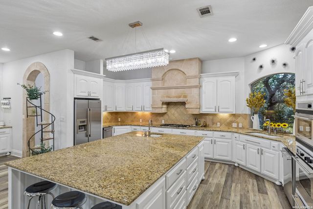 10 Kings Tower, San Antonio, TX 78257
