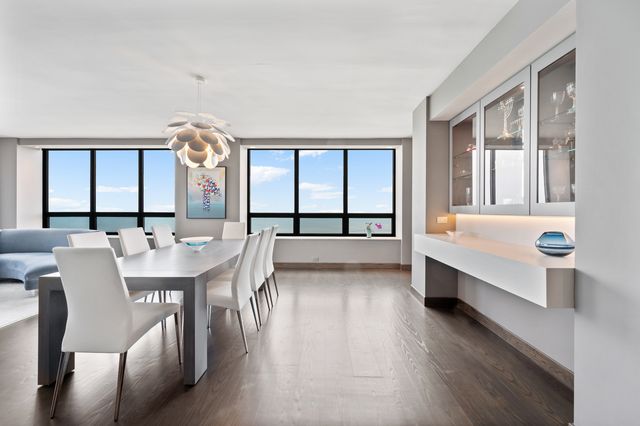 180 E PEARSON Street 6003, Chicago, IL 60611