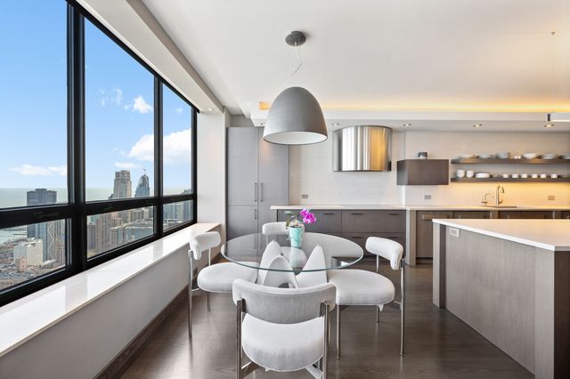 180 E PEARSON Street 6003, Chicago, IL 60611