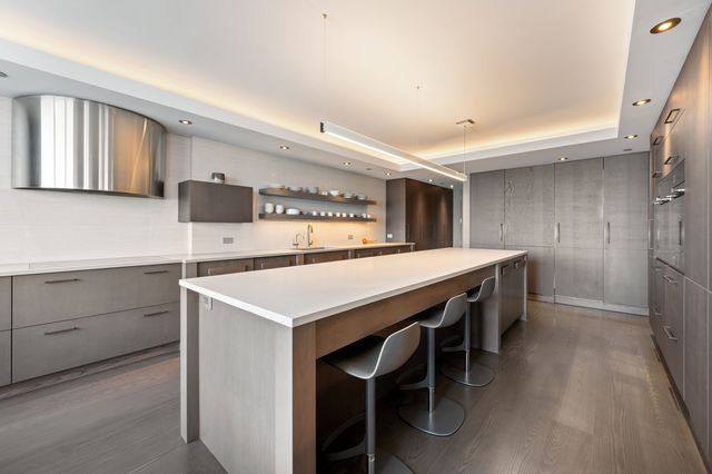180 E PEARSON Street 6003, Chicago, IL 60611