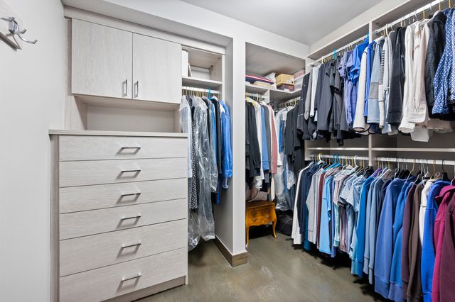 180 E PEARSON Street 6003, Chicago, IL 60611
