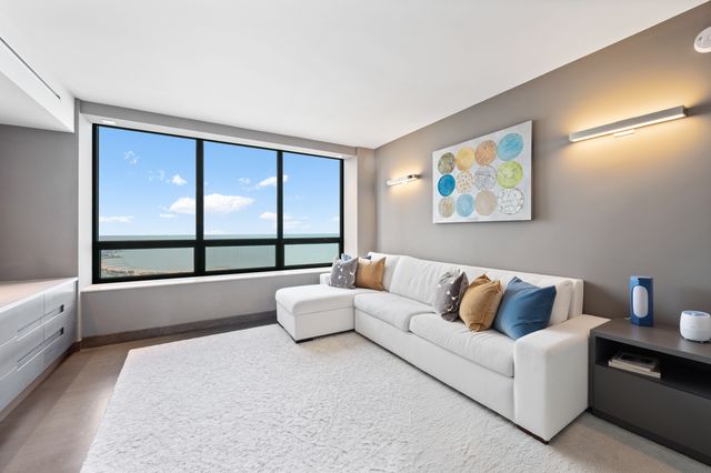 180 E PEARSON Street 6003, Chicago, IL 60611