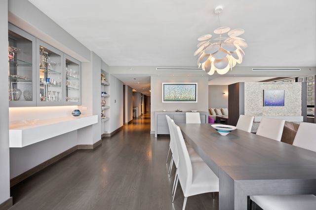 180 E PEARSON Street 6003, Chicago, IL 60611