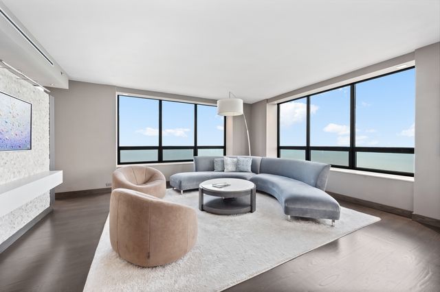 180 E PEARSON Street 6003, Chicago, IL 60611