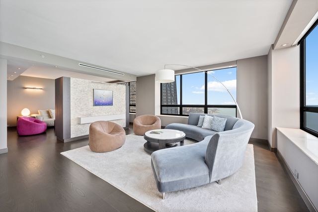 180 E PEARSON Street 6003, Chicago, IL 60611