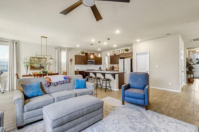 994 Groveland Avenue W, Madera, CA 93636