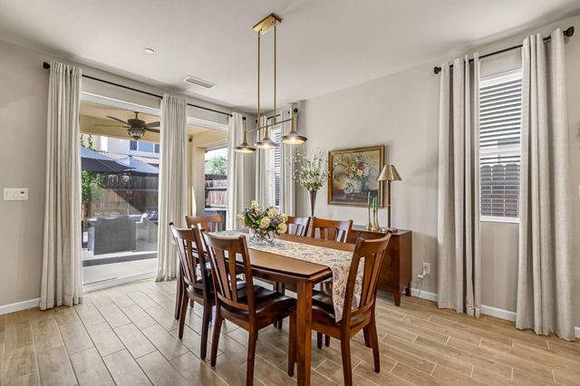 994 Groveland Avenue W, Madera, CA 93636