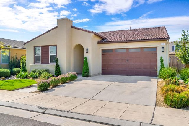 994 Groveland Avenue W, Madera, CA 93636